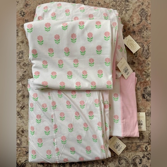 The Beaufort Bonnet Company Other - The Beaufort Bonnet Company Flowers for Friends Sheet Set and Throw Queen Size